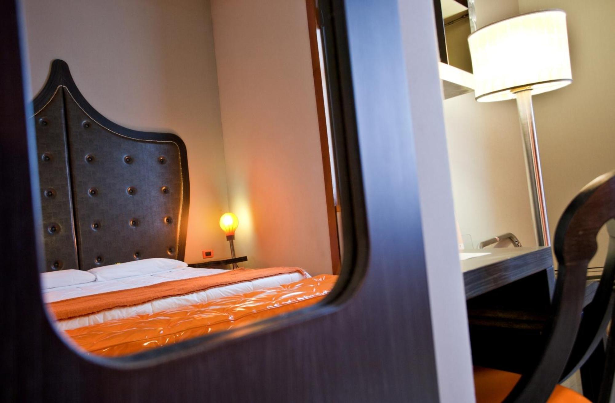 Orange Hotel — Photos 2